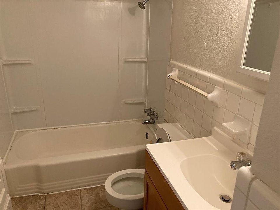 Alton House 1005 W Hickory St Denton TX Zillow