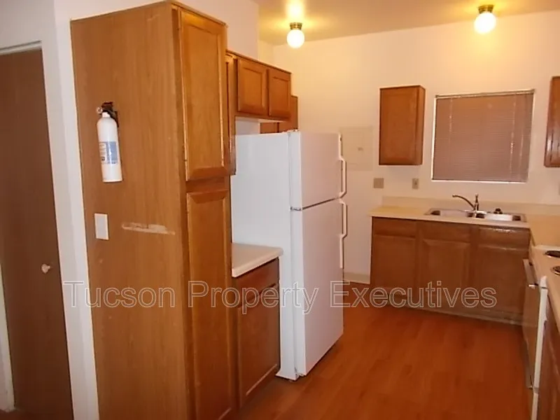 2 bed, 1.0 bath, 700 sqft, $1,000 — Photo 4