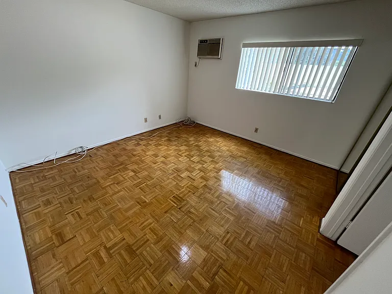 452 W Windsor Rd #2 — Photo 8