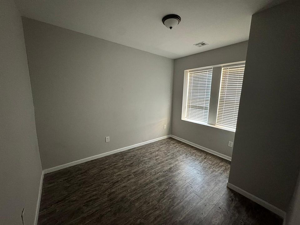 2nd image of 252 Lehigh Ave #34A