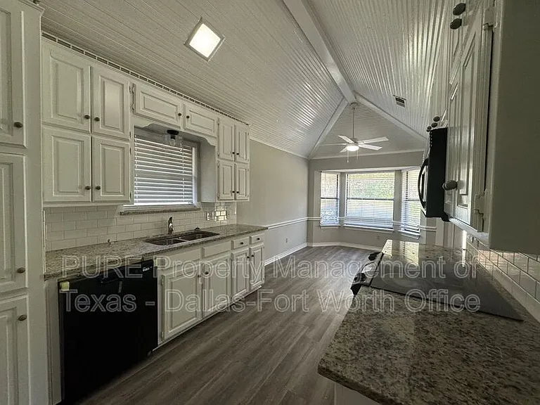 7729 Red Oak St — Photo 5
