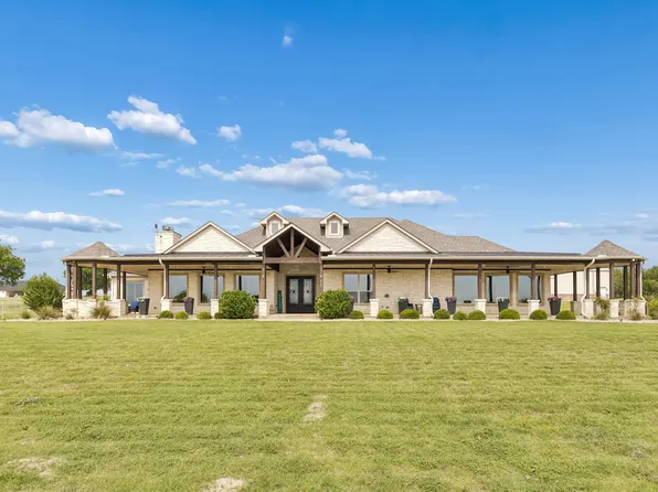 2009 Lakeshore Dr, Cleburne, TX 76033