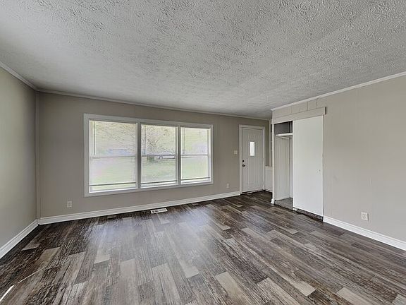 5th image of 6507 N Tremont St
