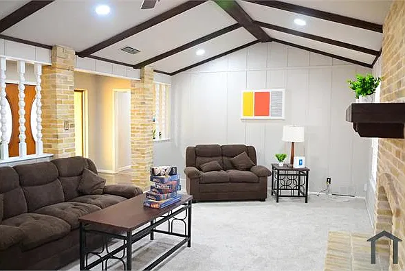 611 Balboa Dr — Photo 3