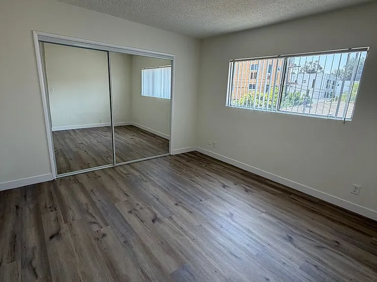 2324 S Marvin Ave — Photo 4