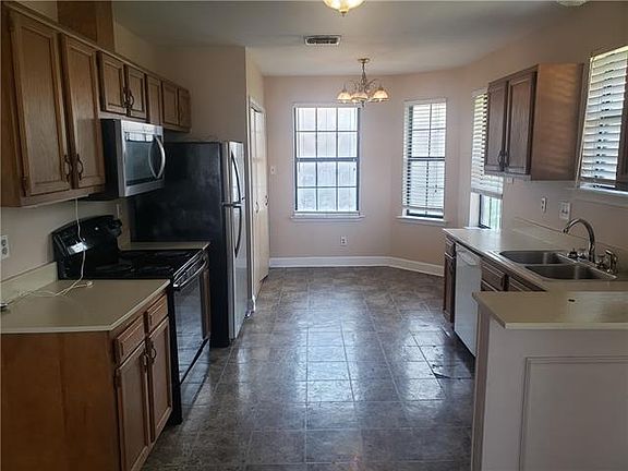 3rd image of 3900 Division St APT D