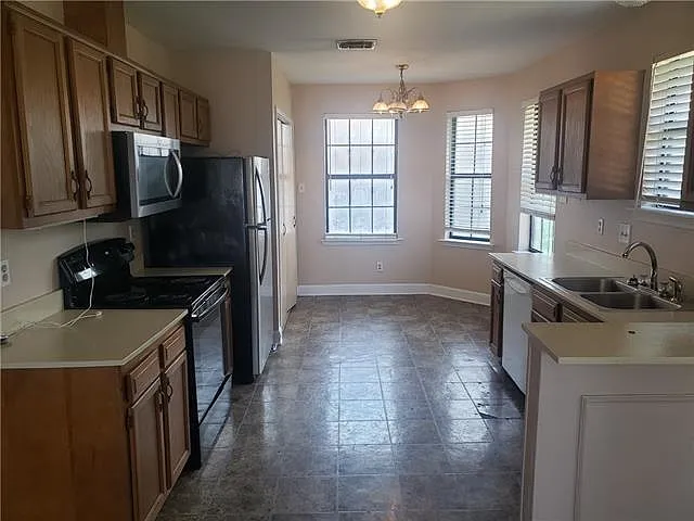 3900 Division St #D — Photo 3