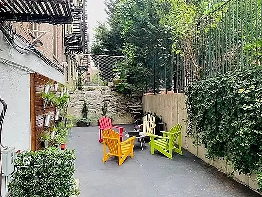 Rented by Qwest Residential Downtown LLC | media 12