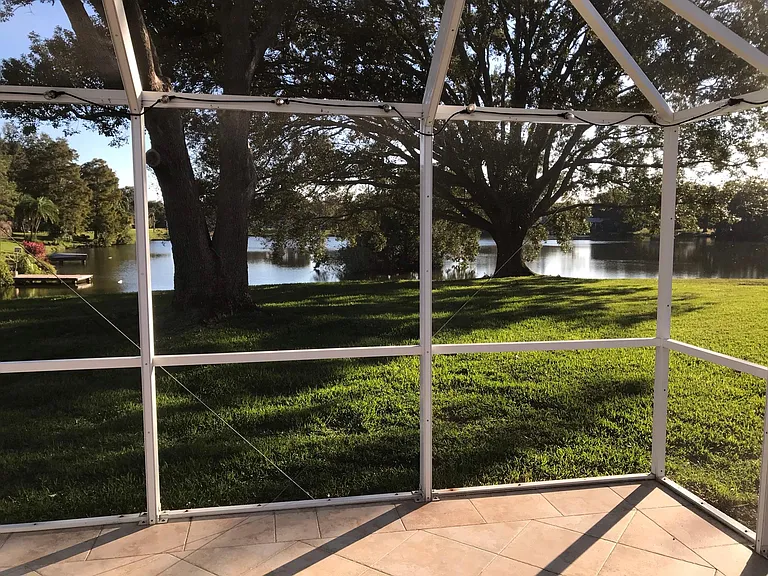 Lanai Lake View