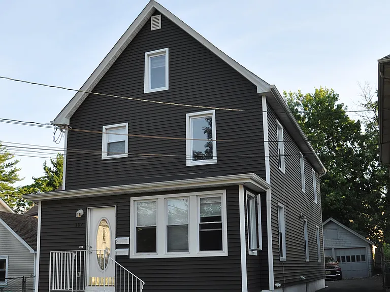 107 Winslow Pl #2 — Photo 1