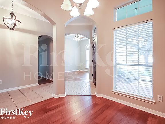 4th image of 1118 Chase Park Dr