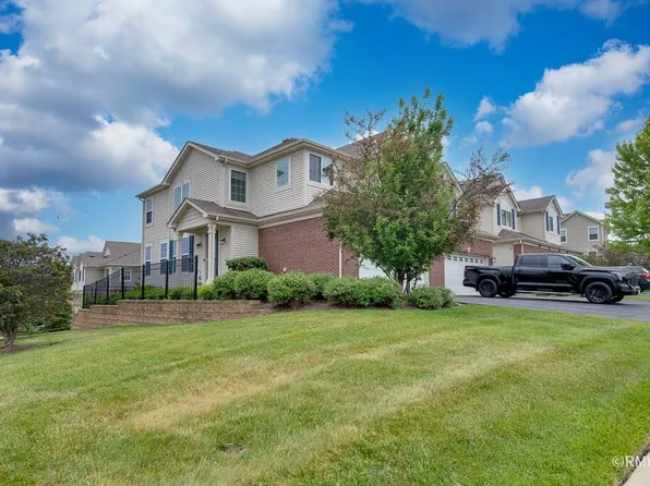 9810 Cummings St, Huntley, IL 60142