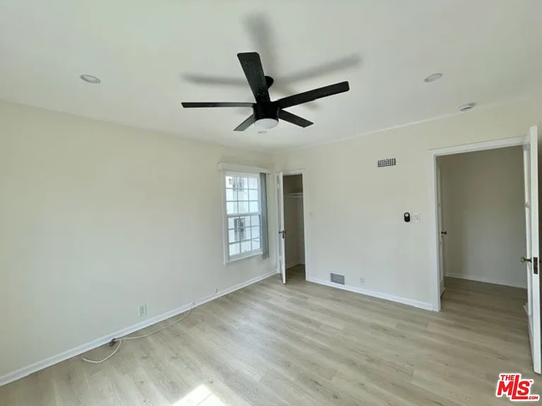1600 N Martel Ave #B — Photo 24
