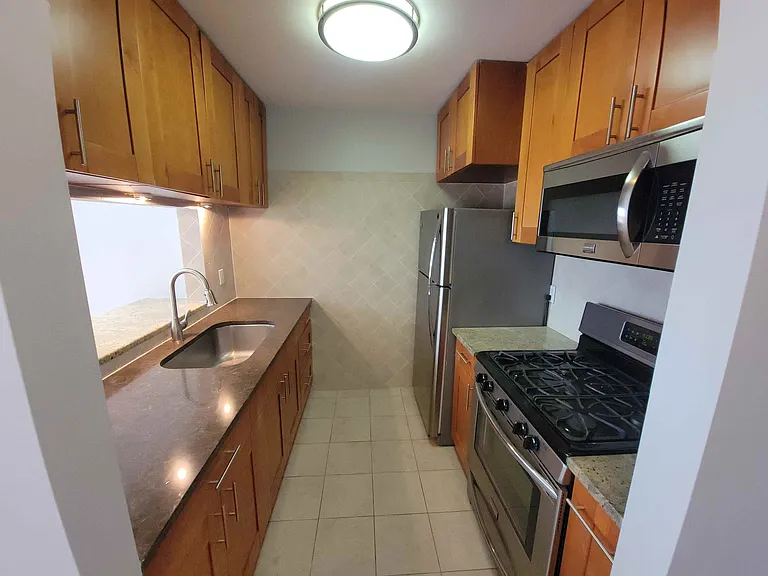 80 Elizabeth St #2B — Photo 6