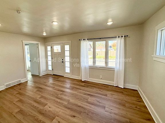 3rd image of 270 E Coatsville Ave