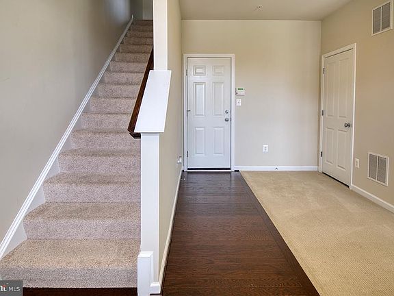 4th image of 4376 Shamrock Dr