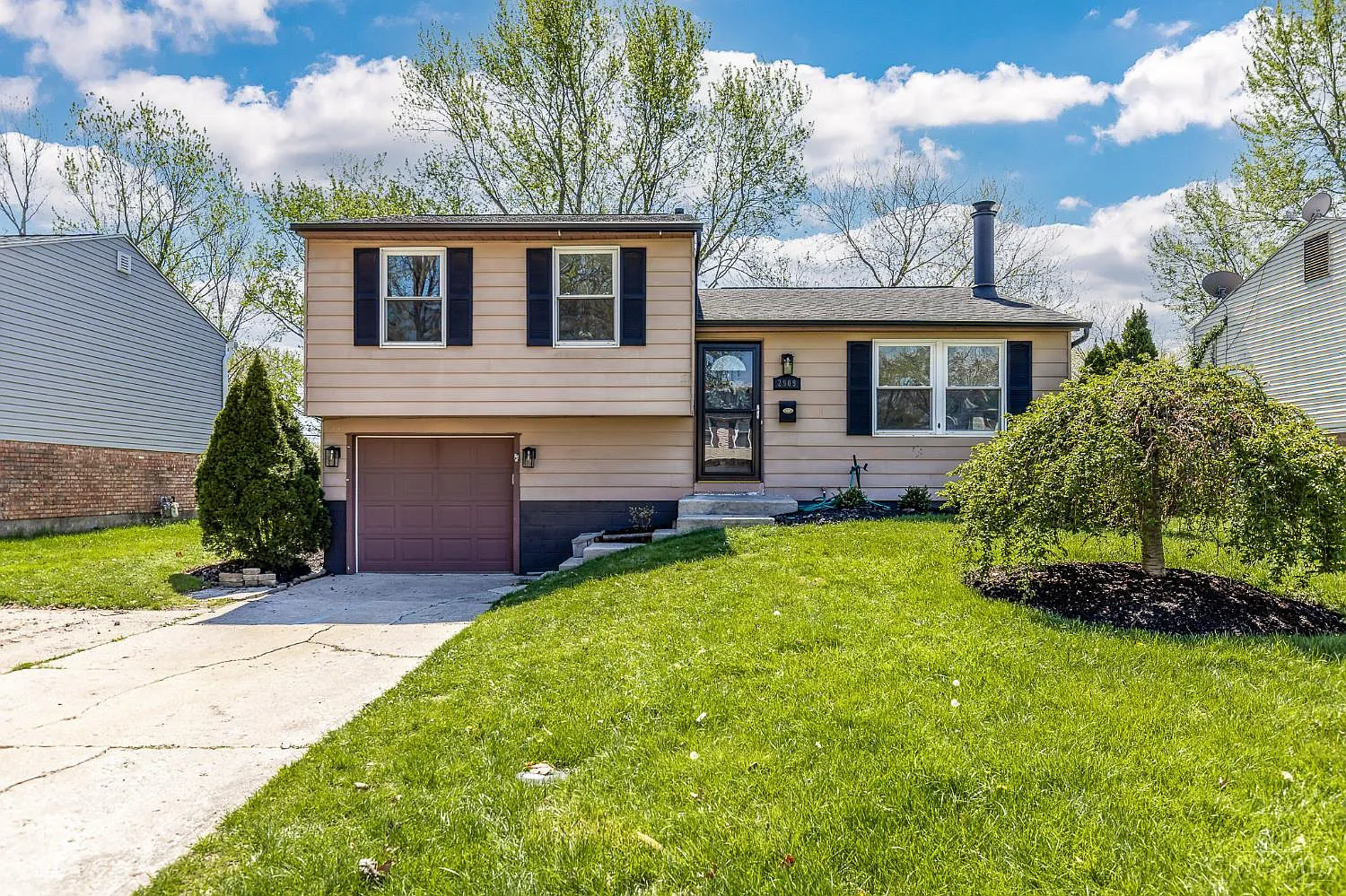 2909 Glenaire Dr photo 1