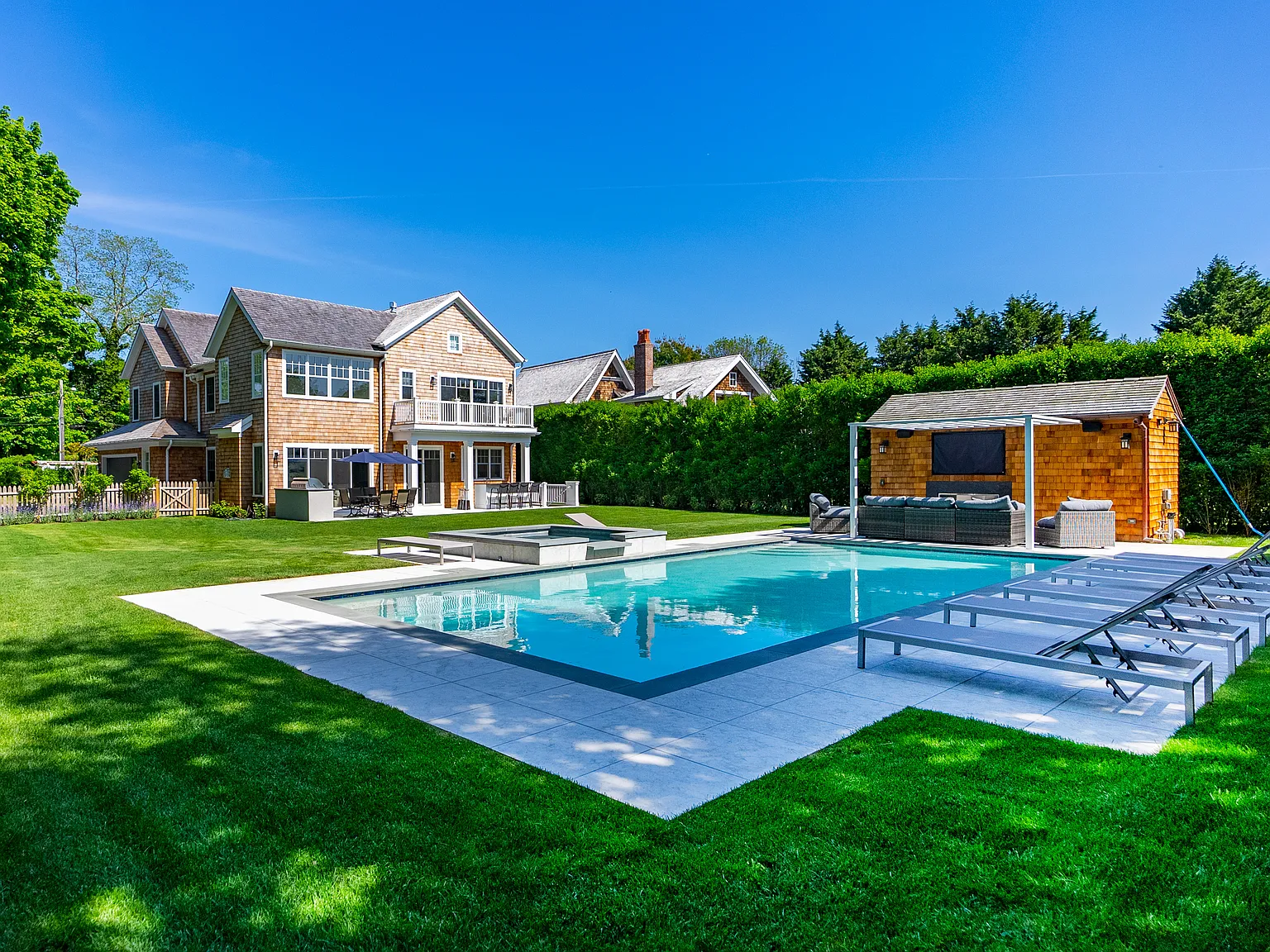 7 Bedroom Wellness Retreat in Southampton Village — Photo 4