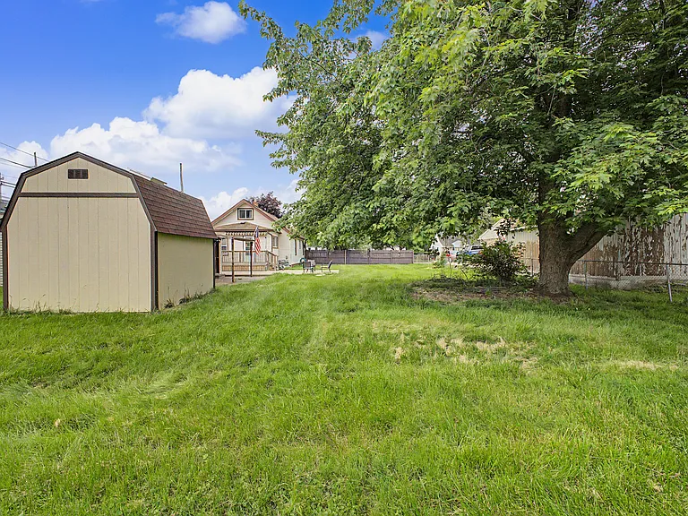 29438 Elmwood St — Photo 34