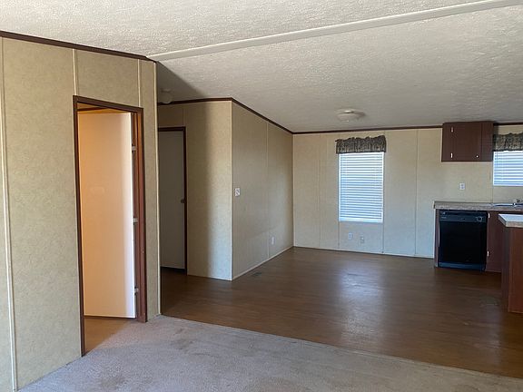 3rd image of 108 Loma Linda Ln