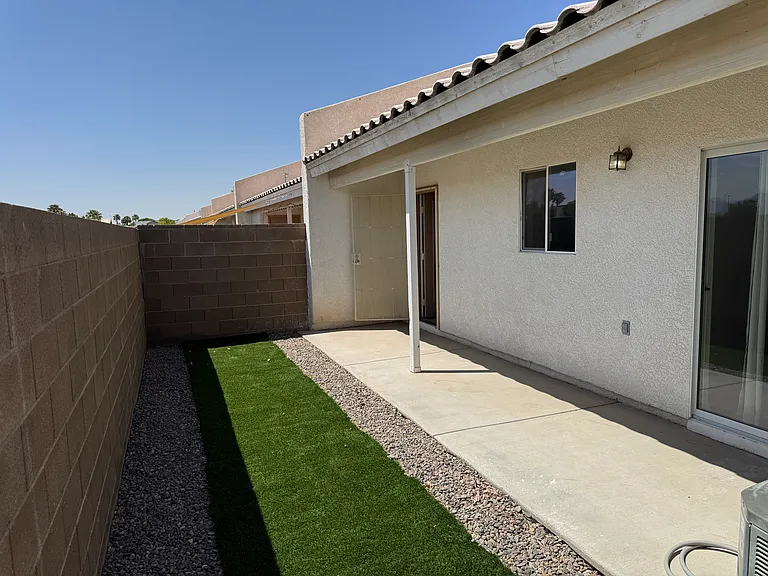 11377 S Kingman Ave — Photo 2