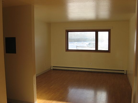 3rd image of 4758 Glasgow Dr #4