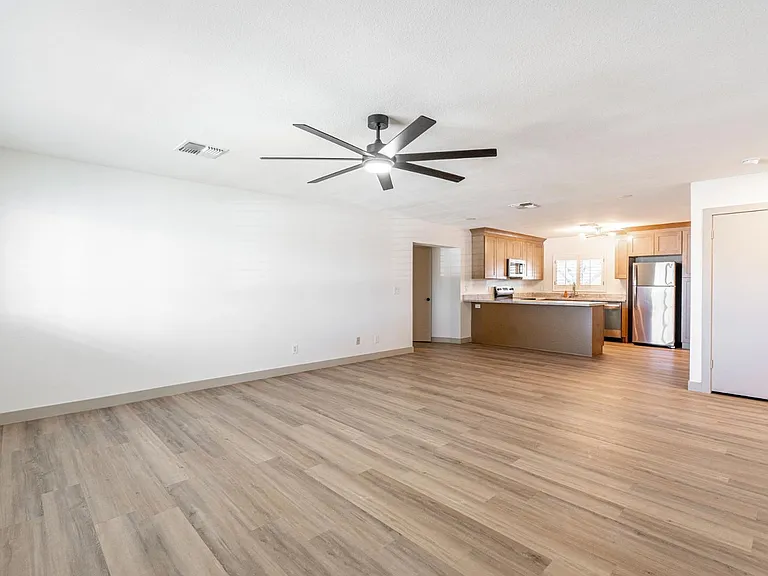 5739 W Monte Vista Rd — Photo 2