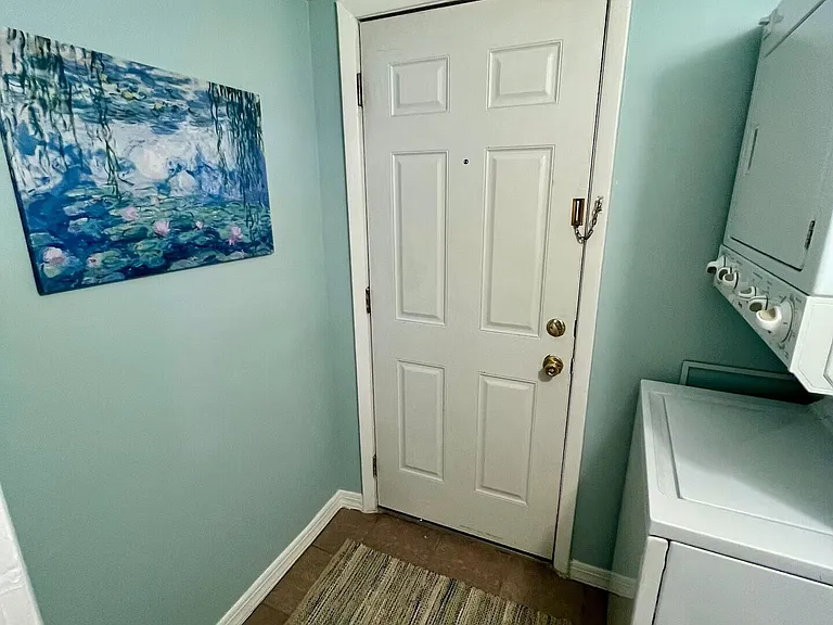 34 Embury Ave #3 — Photo 15