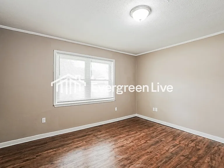 513 Sycamore Cir — Photo 9