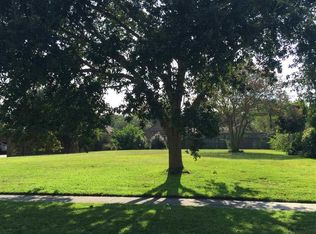 222 W Woodgate Ct, Baton Rouge, LA 70808