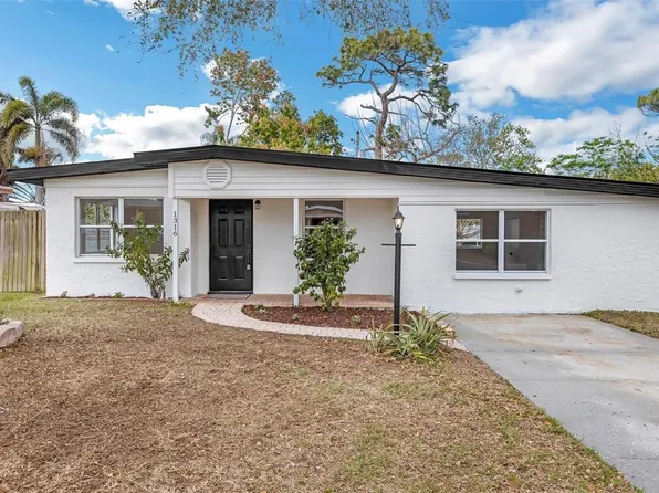 1316 Barry St, Clearwater, FL 33756