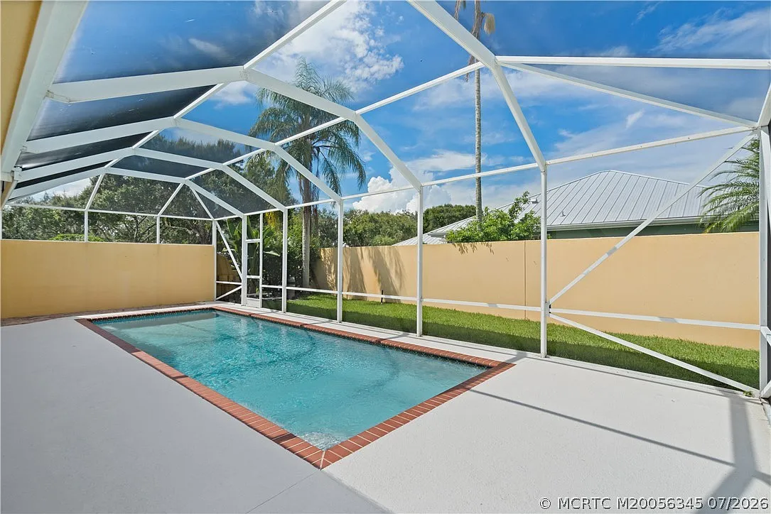 3 bed, 2.0 bath, 1563 sqft, $3,750 — Photo 3