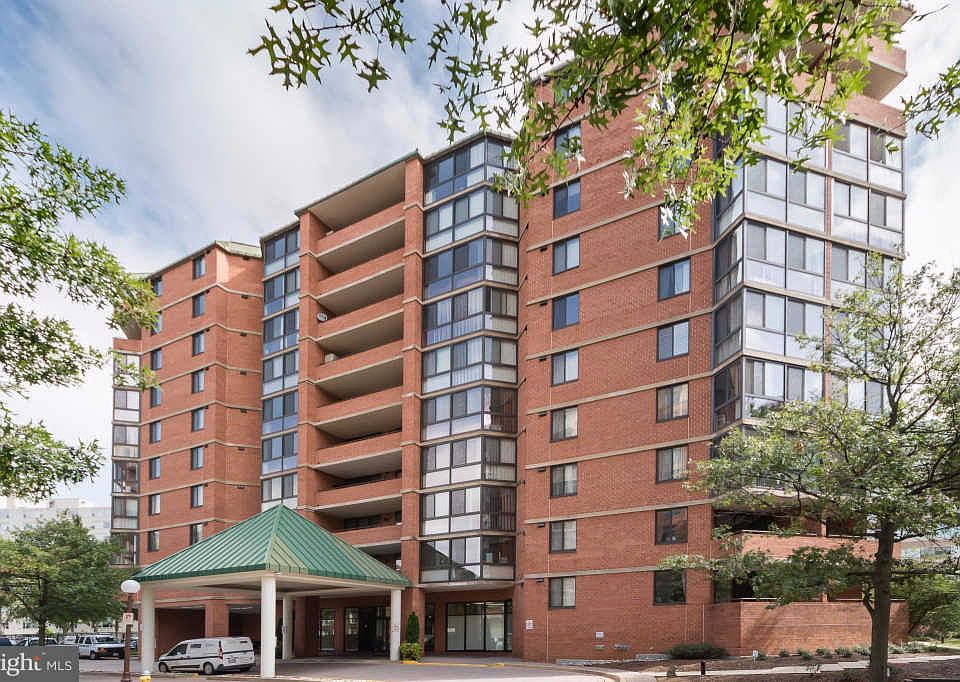 1st image of 1001 N Randolph St APT 303
