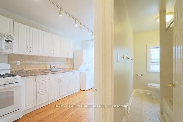 1481 Queen St E #UPPER — Photo 11