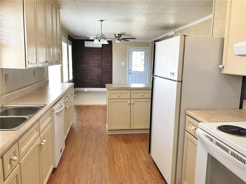 1st image of 1831 Avenue I