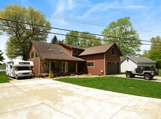 6836 Mahinske Dr, Brighton, MI 48114