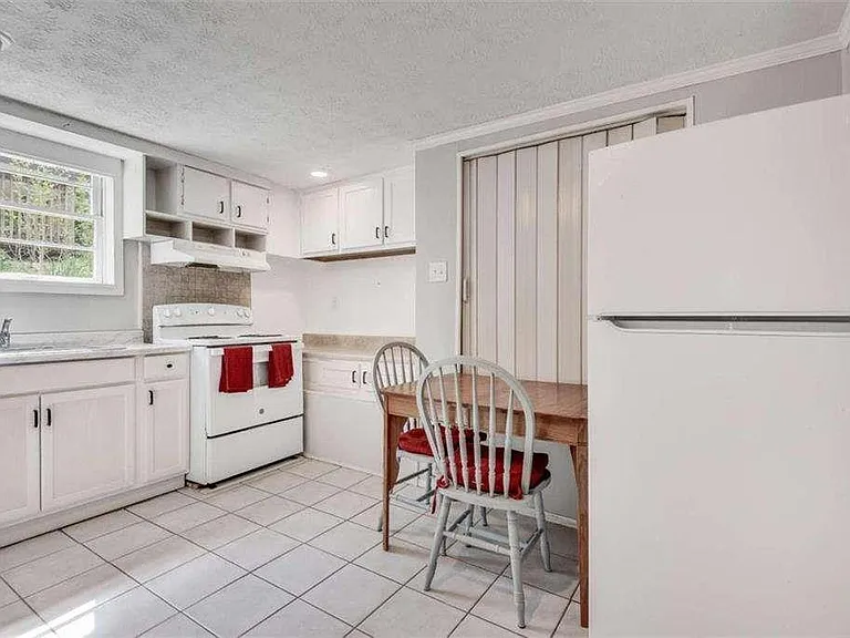 2774 Overlook Dr NE — Photo 23
