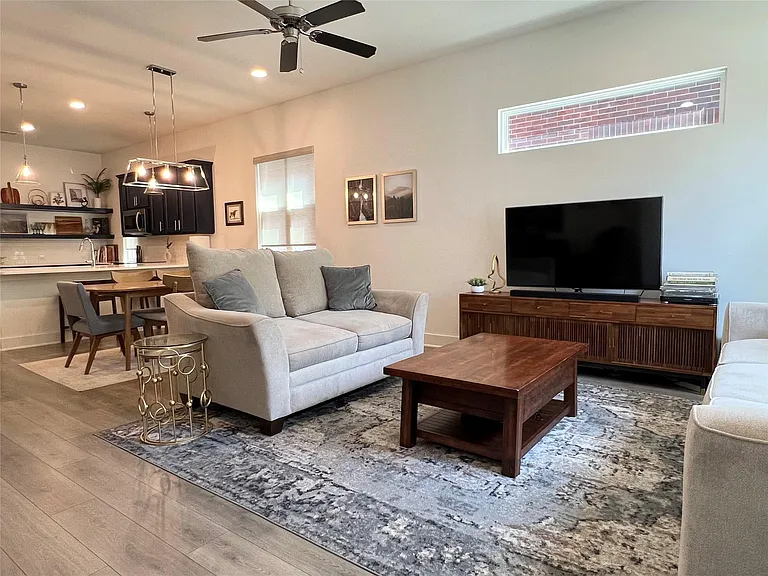 2823 Stanley Ave — Photo 9