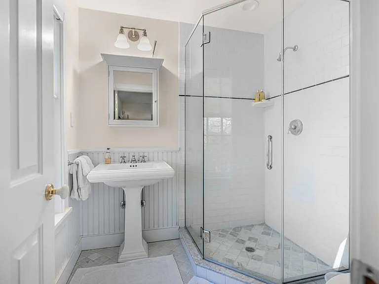 17 W Pond Dr — Photo 23