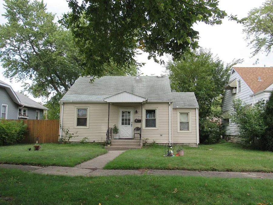 3352 Washington St photo 1