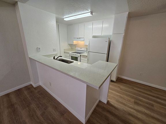 4th image of 9169 Village Glen Dr Unit 161