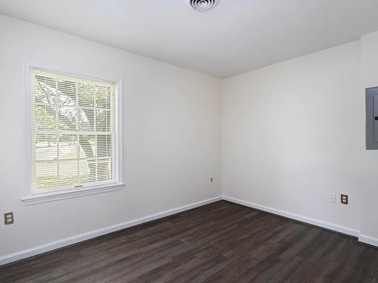 129A Manor Ave — Photo 6