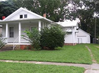 207 Lee Ave, Colonial Heights, VA 23834