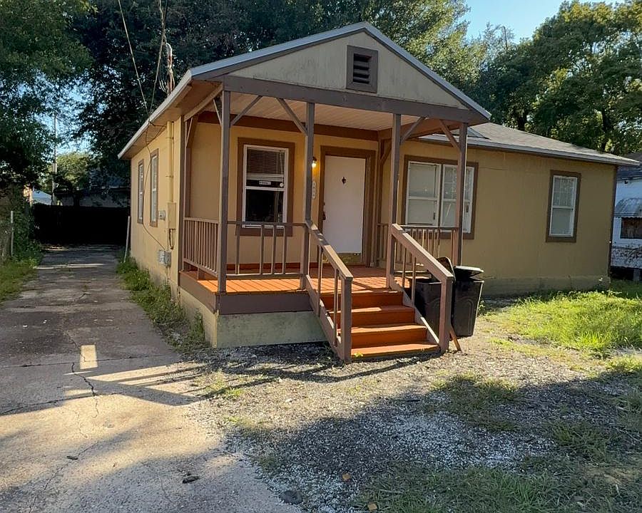 1st image of 1850 E 25th St
