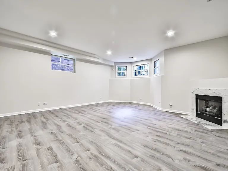 3230 N Seminary Ave #1 — Photo 9