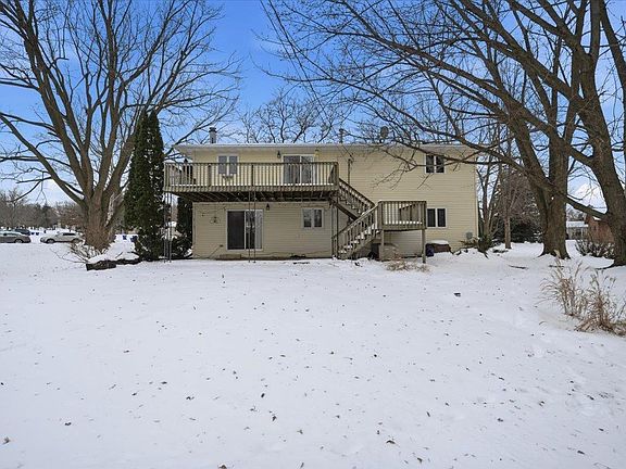 3rd image of 5 Hillside Dr E