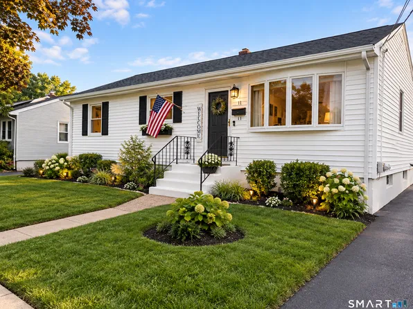 11 Laura Lane, New Haven, CT 06513