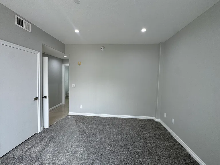 12222 Moorpark St #206 — Photo 30