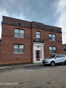 605 NW King St APT 2, Knoxville, TN, 37917