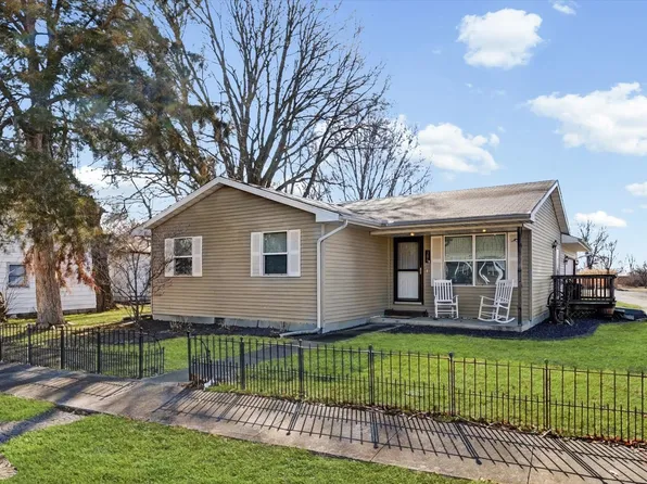 306 W Lytle St #B, Newman, IL 61942